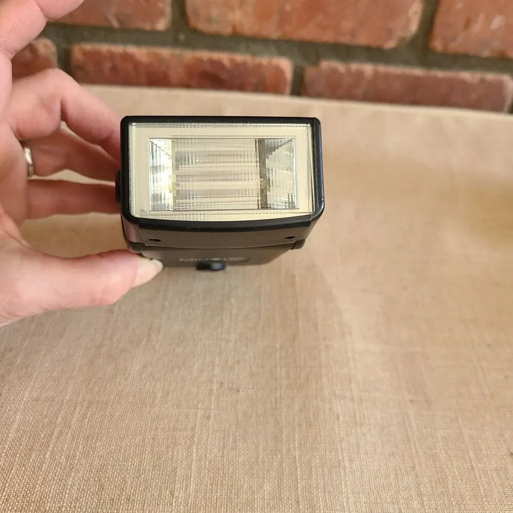 Minolta Camera Flash Auto 132X Photoflash Unit 946D  Light